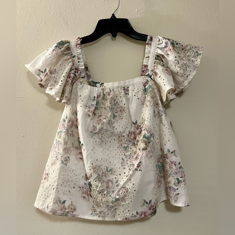 Solitaire Floral Eyelet Blouse with Flutter Sleeves size S